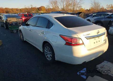 2014 Nissan Altima 2.5 S z USA, uszkodzony, nr VIN 1N4AL3AP3EC418198
